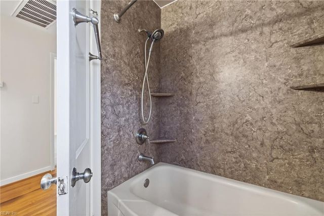 716 Oxford DR, Virginia Beach, VA 23452