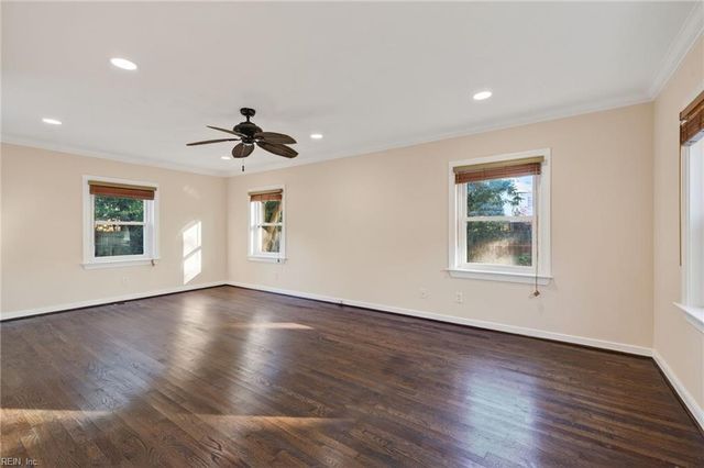 716 Oxford DR, Virginia Beach, VA 23452