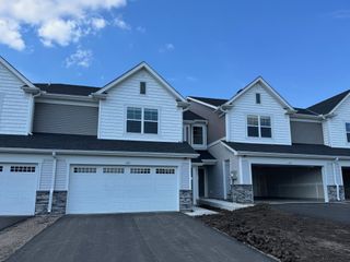 162 Huntington Drive, Waconia, MN 55387