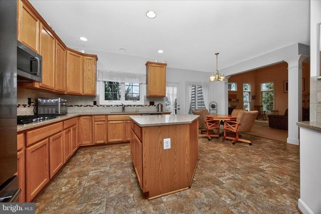 9102 TRAVENER CIR, Frederick, MD 21704