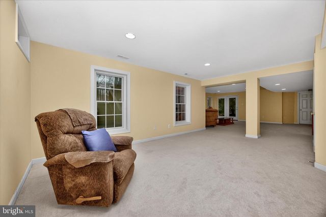 9102 TRAVENER CIR, Frederick, MD 21704