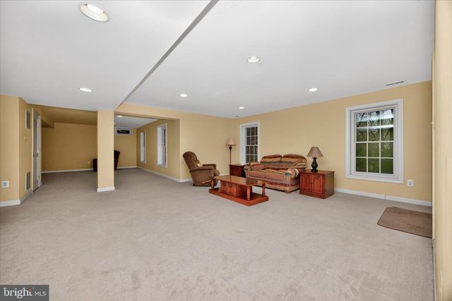 9102 TRAVENER CIR, Frederick, MD 21704