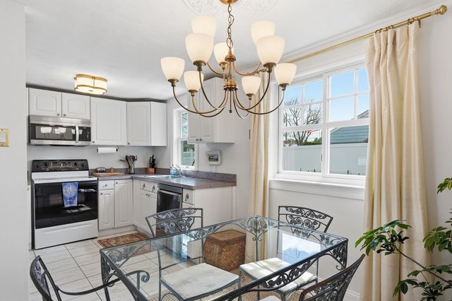 19 Brookfield Circle, Framingham, MA 01701