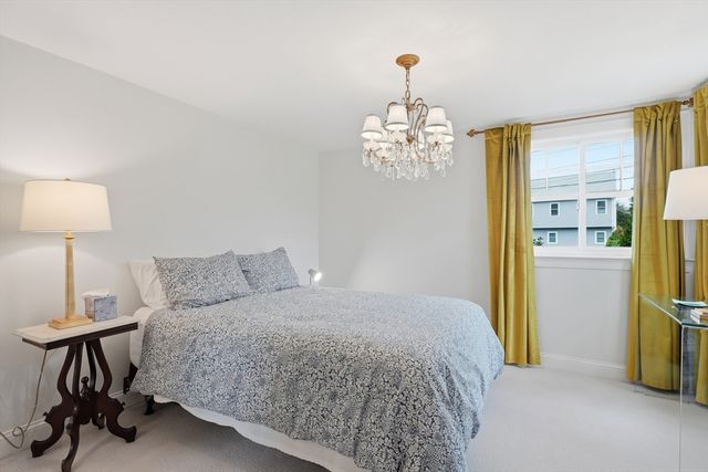 19 Brookfield Circle, Framingham, MA 01701