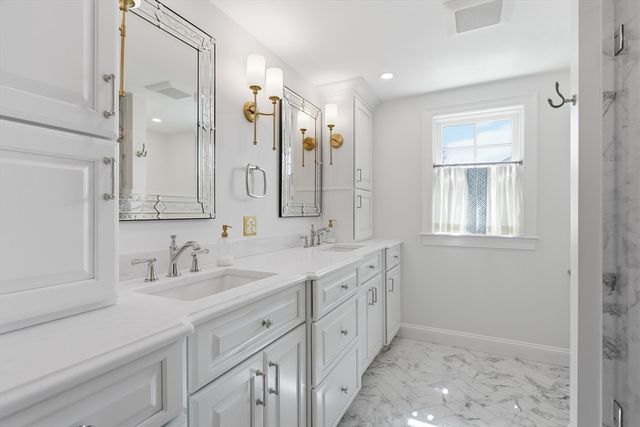 19 Brookfield Circle, Framingham, MA 01701