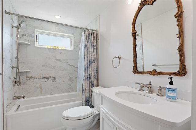 19 Brookfield Circle, Framingham, MA 01701