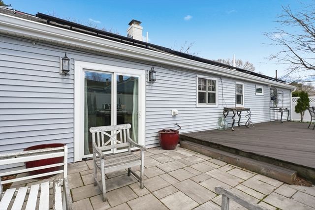 19 Brookfield Circle, Framingham, MA 01701