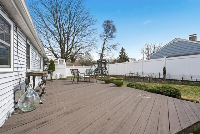 19 Brookfield Circle, Framingham, MA 01701