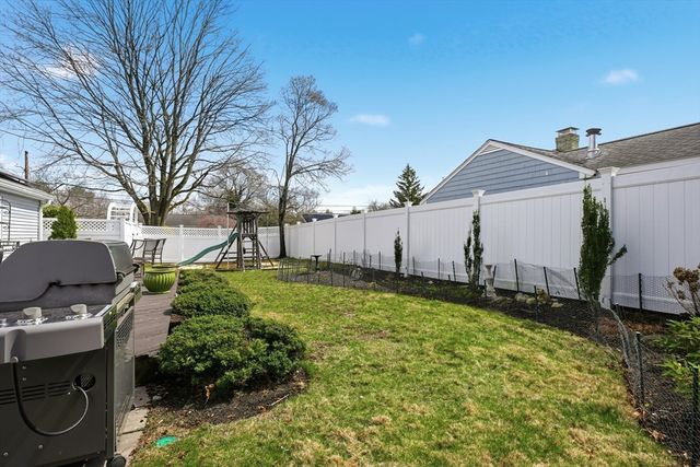 19 Brookfield Circle, Framingham, MA 01701