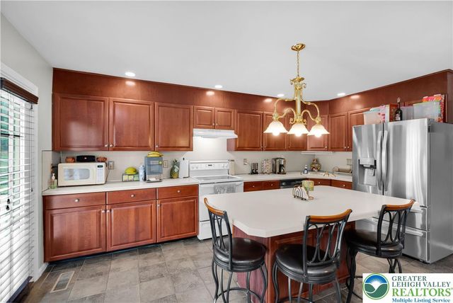 553 Wild Mint Lane, Upper Macungie Twp, PA 18104