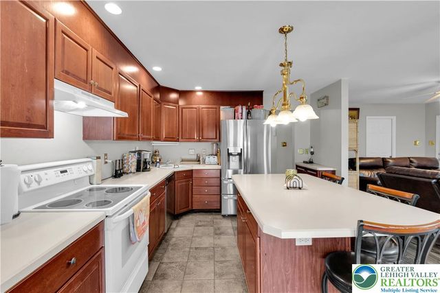 553 Wild Mint Lane, Upper Macungie Twp, PA 18104