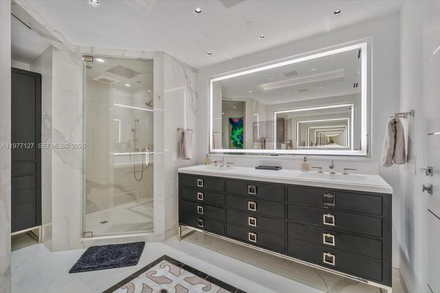 1000 S Pointe Dr 1503, Miami Beach, FL 33139