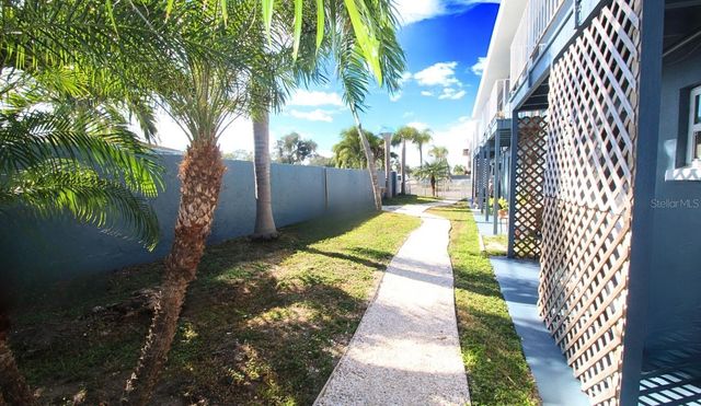 3001 BEE RIDGE ROAD 206, Sarasota, FL 34239