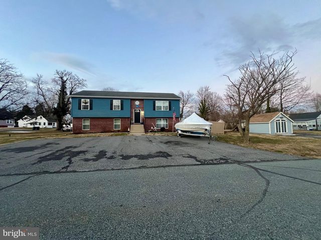 41 HILLTOP RD, Earleville, MD 21919