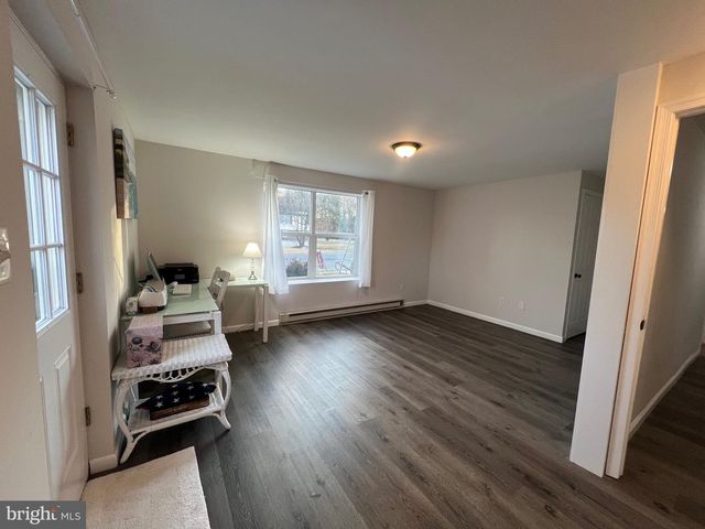 41 HILLTOP RD, Earleville, MD 21919