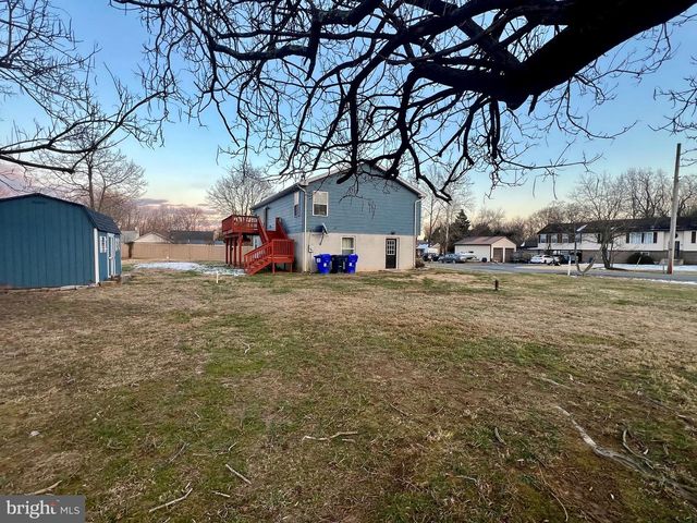 41 HILLTOP RD, Earleville, MD 21919