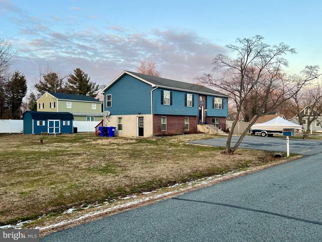 41 HILLTOP RD, Earleville, MD 21919