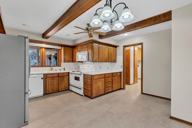 6618 E 10th St, Wichita, KS 67206