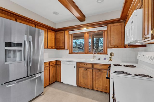 6618 E 10th St, Wichita, KS 67206