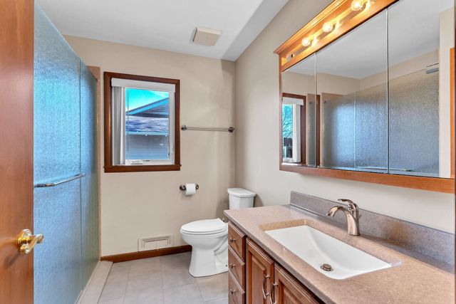 6618 E 10th St, Wichita, KS 67206