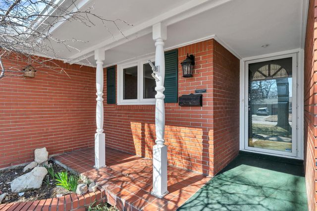 6618 E 10th St, Wichita, KS 67206