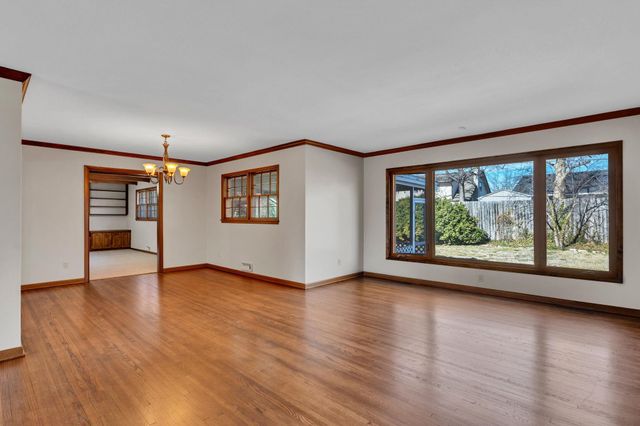 6618 E 10th St, Wichita, KS 67206