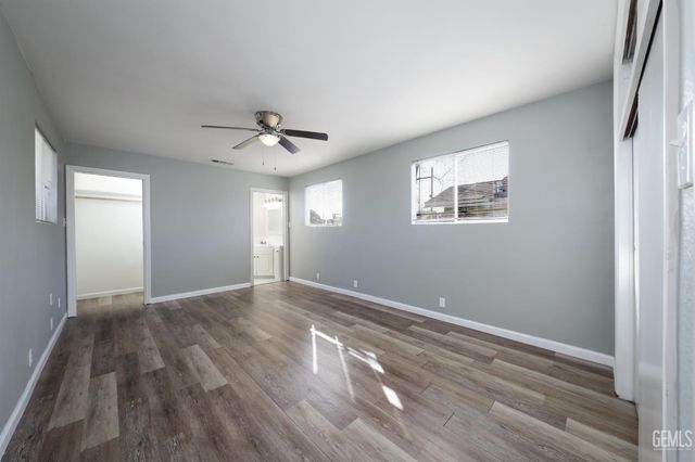 117 E Belle Avenue, Bakersfield, CA 93308