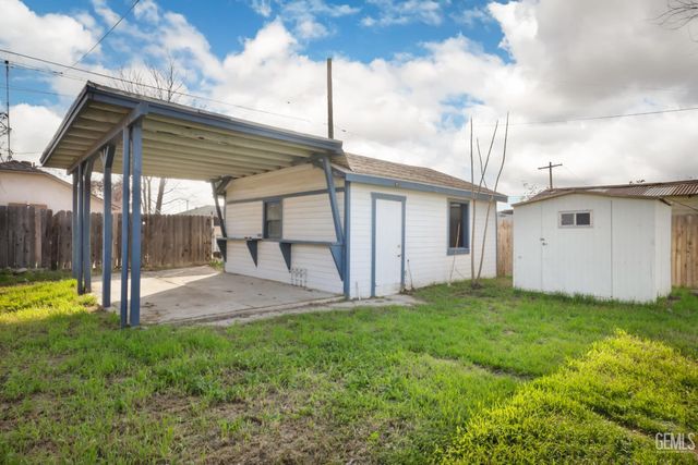 117 E Belle Avenue, Bakersfield, CA 93308