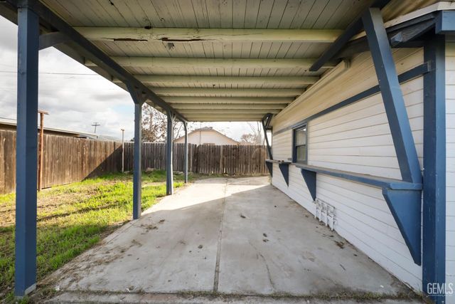 117 E Belle Avenue, Bakersfield, CA 93308