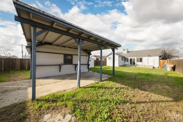 117 E Belle Avenue, Bakersfield, CA 93308