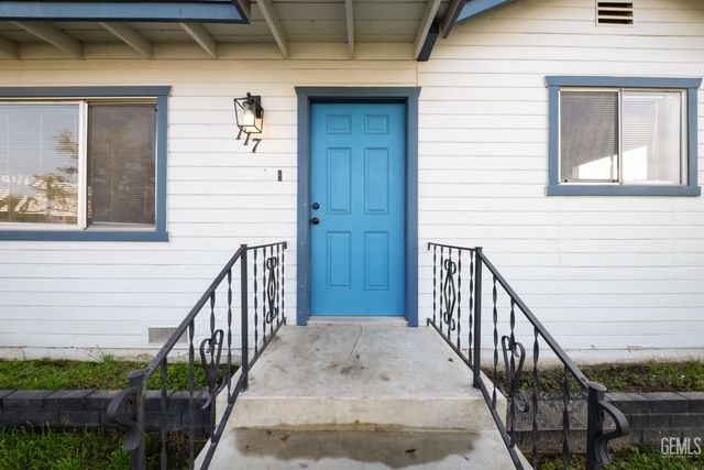 117 E Belle Avenue, Bakersfield, CA 93308