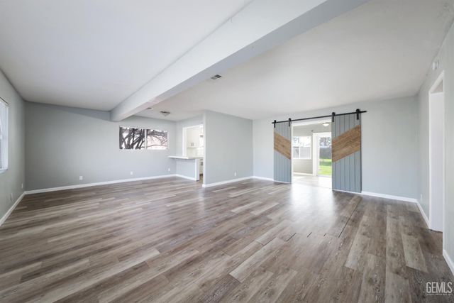 117 E Belle Avenue, Bakersfield, CA 93308