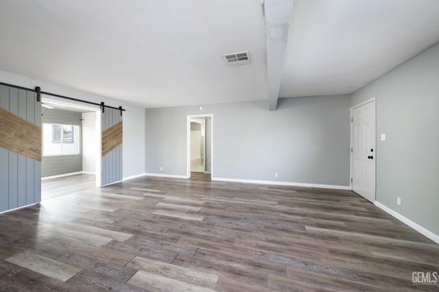 117 E Belle Avenue, Bakersfield, CA 93308