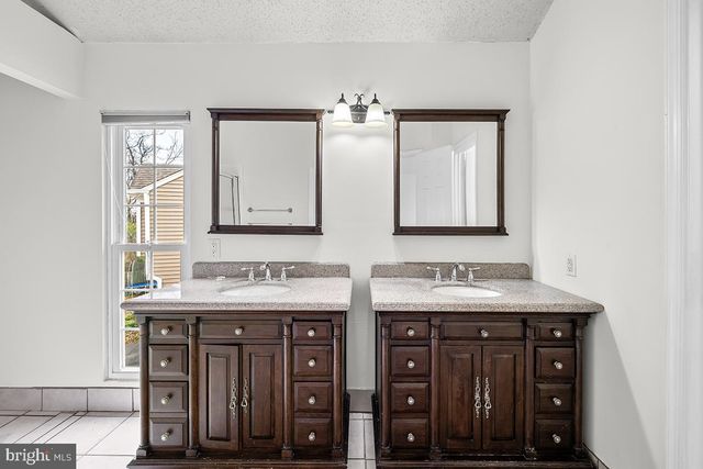 429 DEERPATH AVE SW, Leesburg, VA 20175