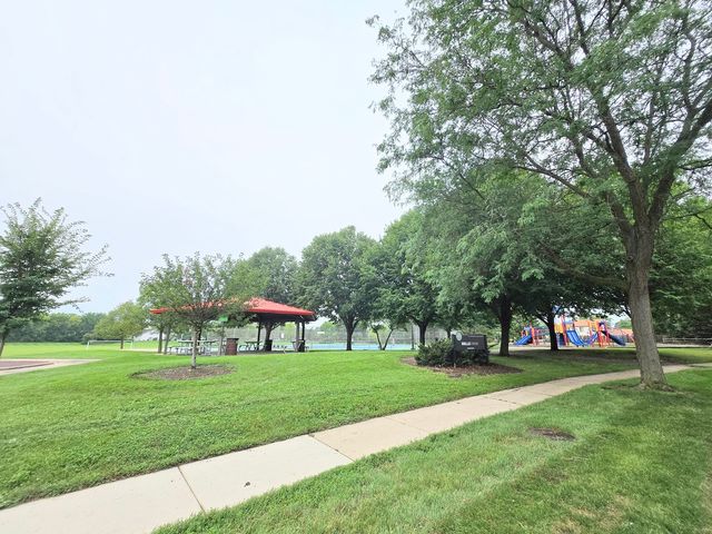 168 Holmes Way, Schaumburg, IL 60193