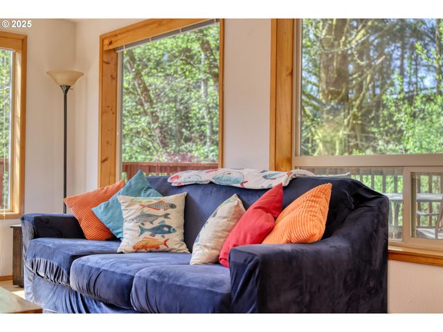 19921 WHALESHEAD Rd B8, Brookings, OR 97415