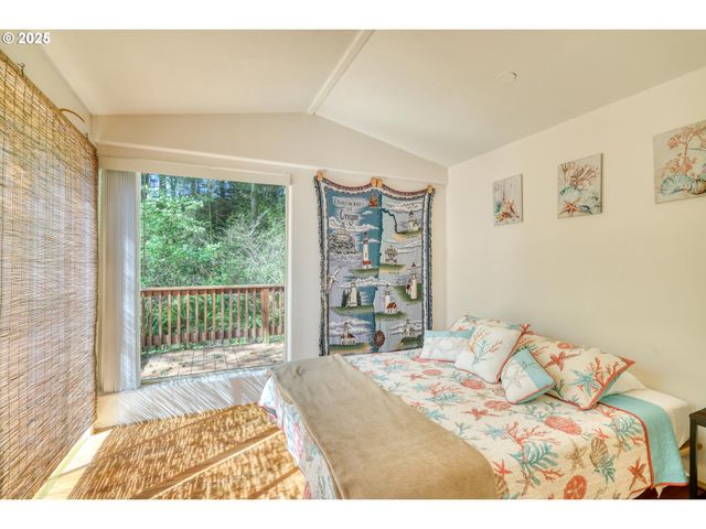 19921 WHALESHEAD Rd B8, Brookings, OR 97415