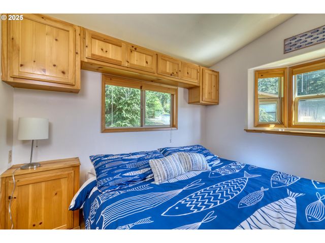 19921 WHALESHEAD Rd B8, Brookings, OR 97415