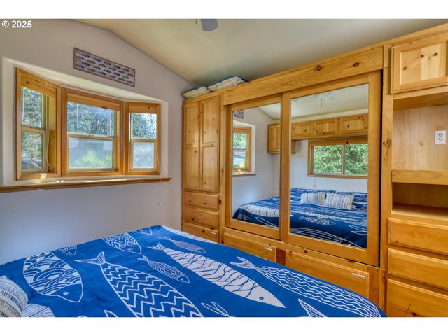 19921 WHALESHEAD Rd B8, Brookings, OR 97415