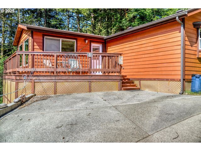 19921 WHALESHEAD Rd B8, Brookings, OR 97415