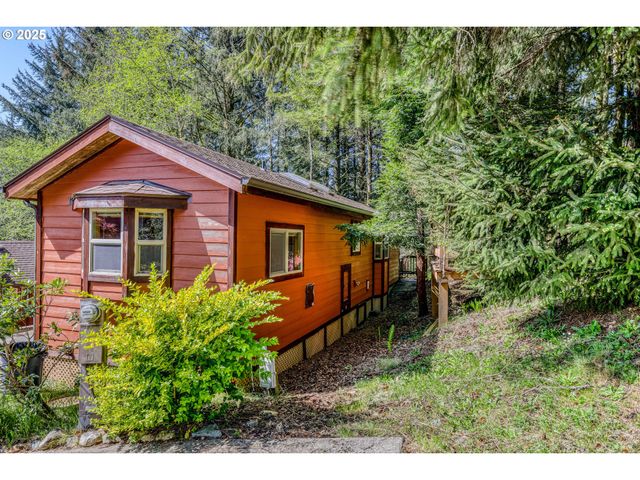 19921 WHALESHEAD Rd B8, Brookings, OR 97415