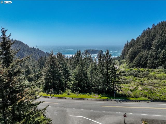 19921 WHALESHEAD Rd B8, Brookings, OR 97415