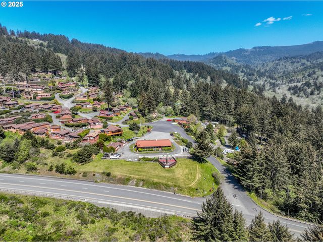 19921 WHALESHEAD Rd B8, Brookings, OR 97415