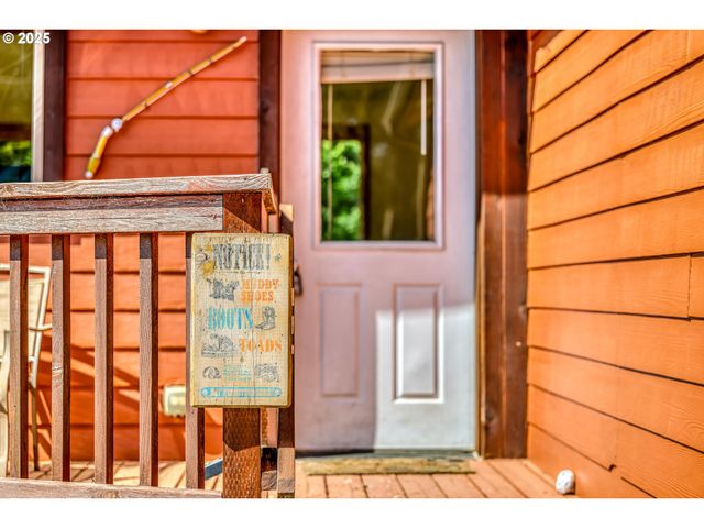 19921 WHALESHEAD Rd B8, Brookings, OR 97415
