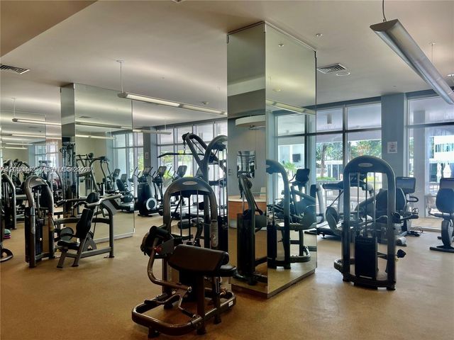 10275 Collins Avenue 323, Bal Harbour, FL 33154