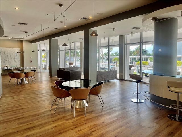 10275 Collins Avenue 323, Bal Harbour, FL 33154