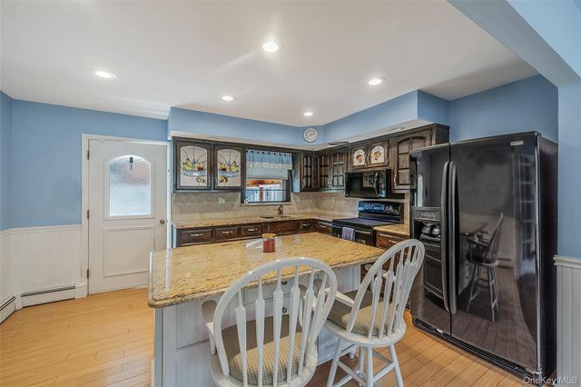 376 S Country Road, East Patchogue, NY 11772