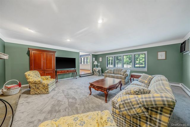 376 S Country Road, East Patchogue, NY 11772