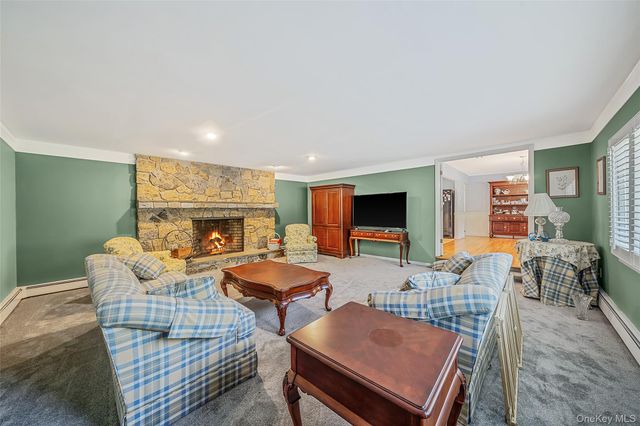 376 S Country Road, East Patchogue, NY 11772