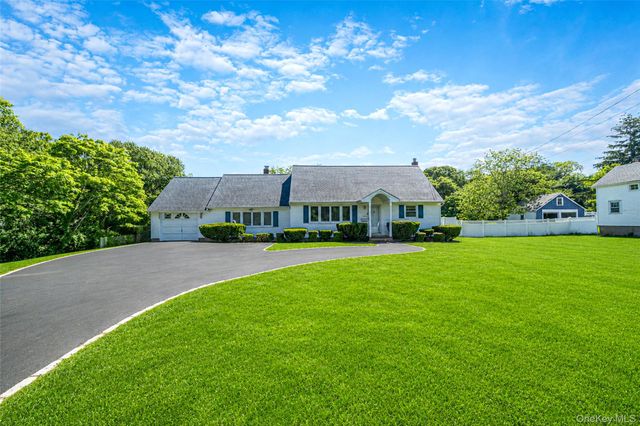 376 S Country Road, East Patchogue, NY 11772